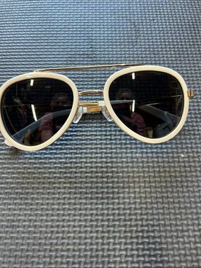 White and Gold Aviator Sunglasses - Classic Style